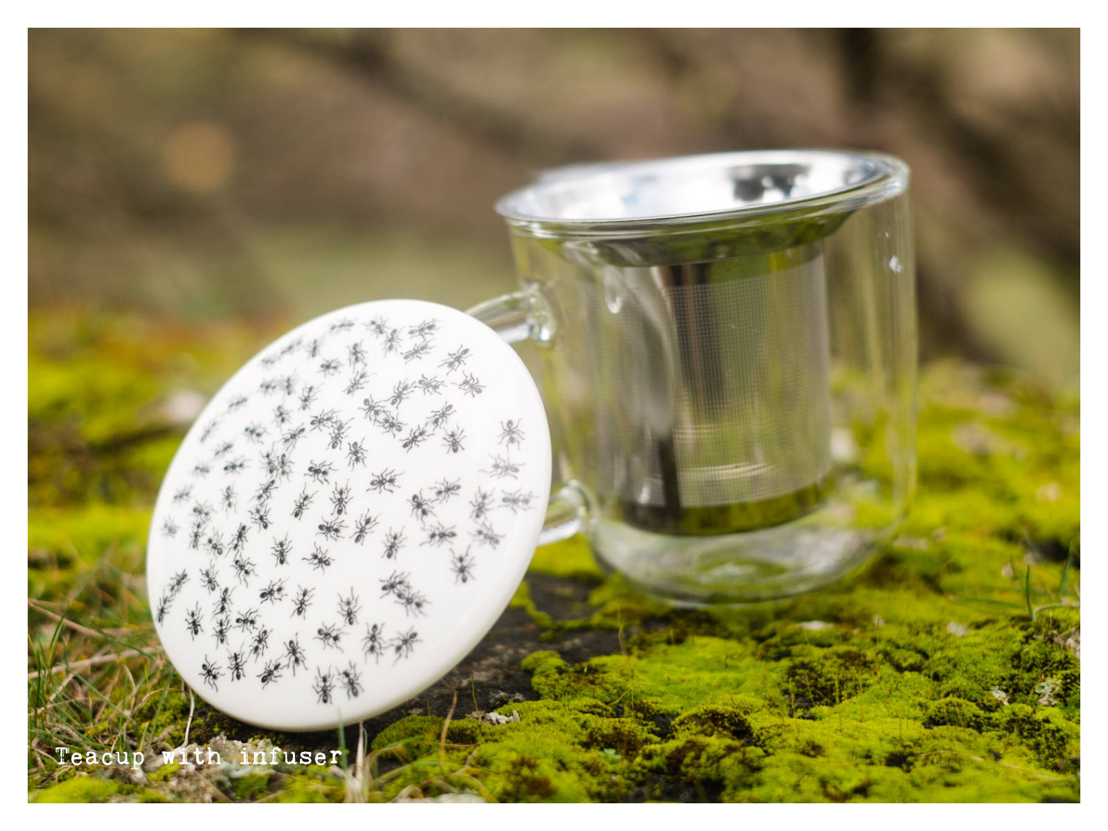 “Fourmillière” teacup with infuser from “Fourmis”, a collection of painted porcelains by messalyn.